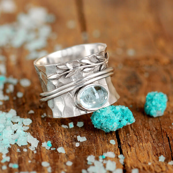 Anillo Vintage con Cristal Incrustado en Plata