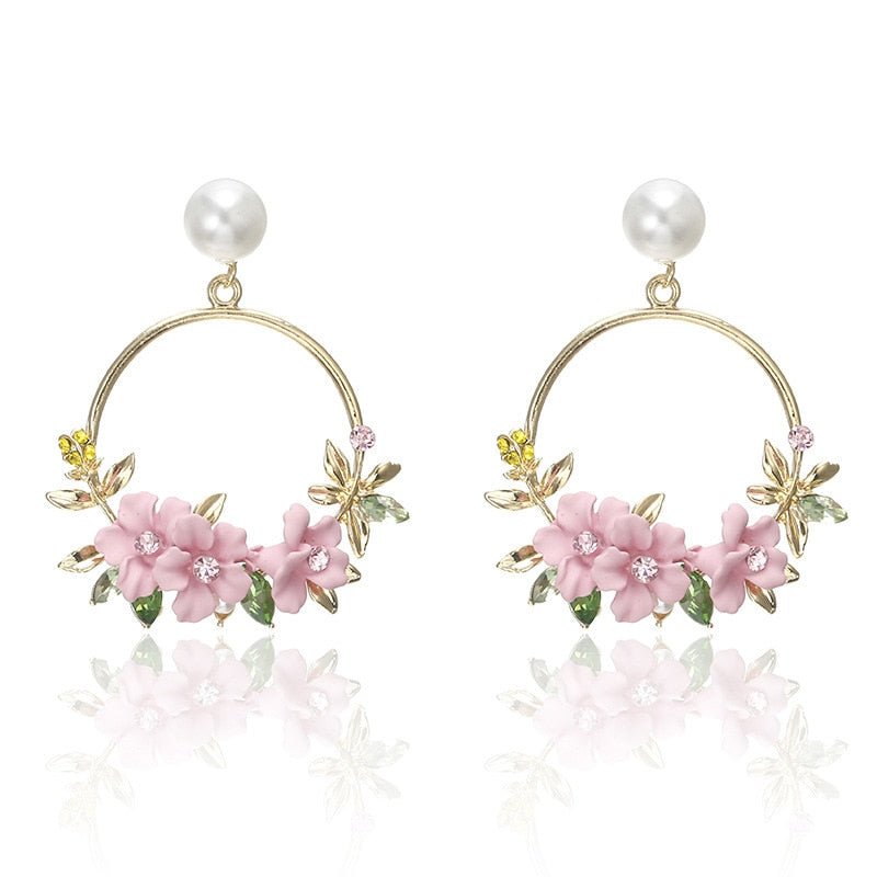 Aretes de Flores y Perlas en Oro