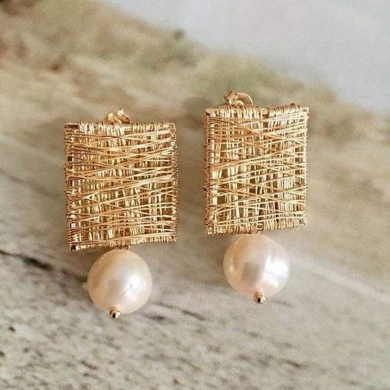 Aretes de Hilo Dorado con Perlas Vintage