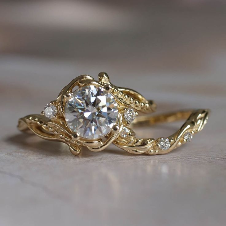 Anillo de Rama Dorado con Cristal Vintage